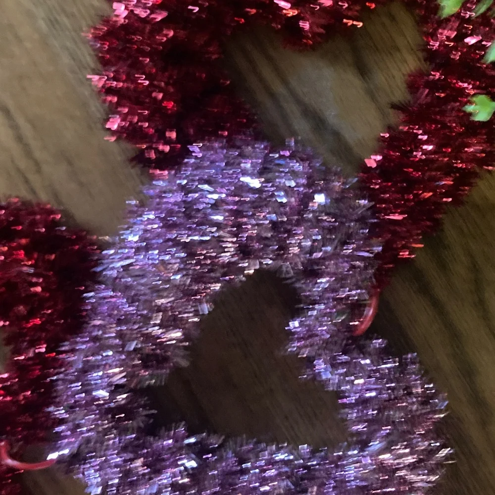 10/$13 NWOT Heart-Shaped decor  - Red and Pink